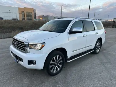 2018 Toyota Sequoia Limited (8 passenger) 79,900 kms & just safetied - Fully loaded, remote start -...