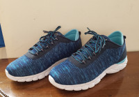 LIke NEW in Box Cheeks Running Shoes, Blue, 7.5W