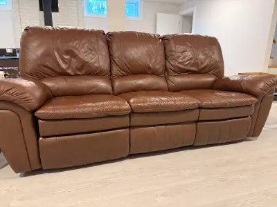 Tv furniture, tv and recliner in leather made in Canada