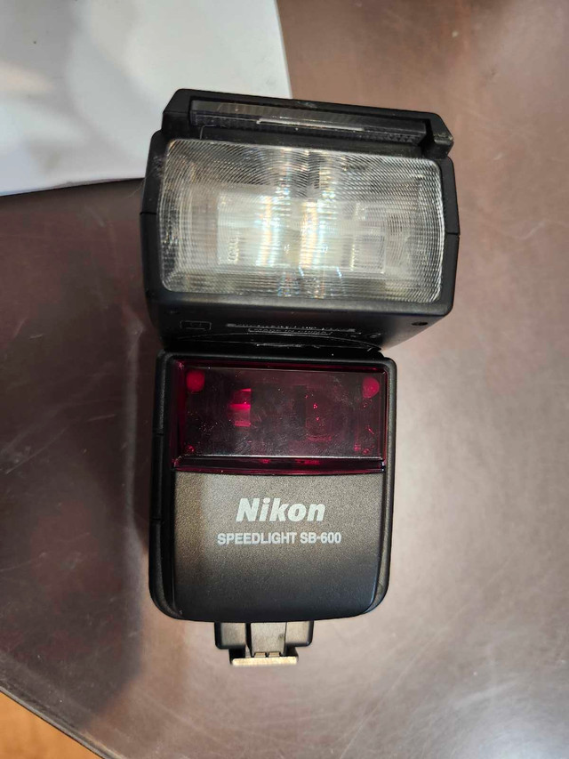 Nikon Speedlight SB-600 in Cameras & Camcorders in Barrie - Image 3