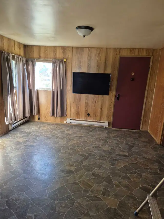 Single bedroom home in Houses for Sale in Saskatoon - Image 7