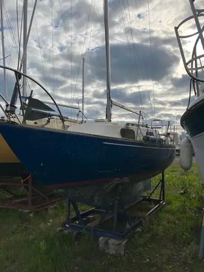 **All reasonable offers considered. **Includes spring launch package at Toronto Outer Harbour Marina...