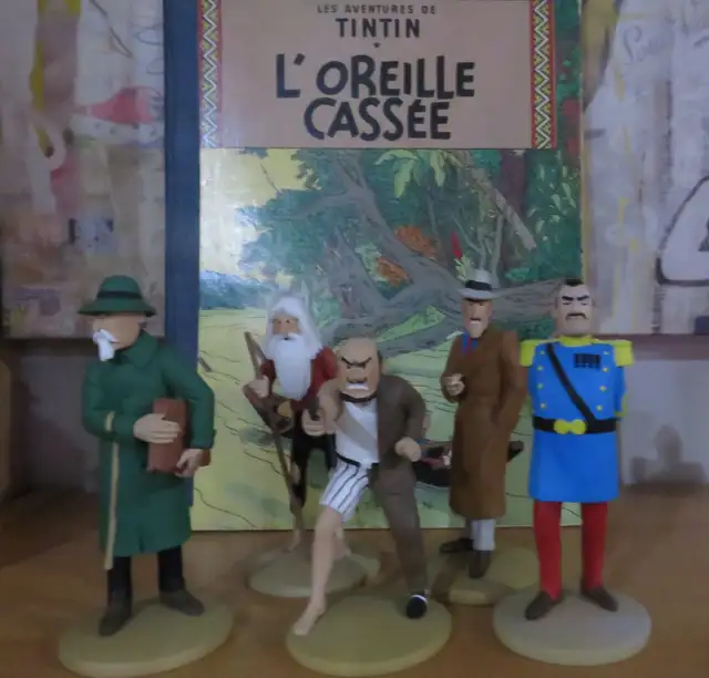 5 FIGURINES TINTIN- L'OREILLE CASSÉE in Arts & Collectibles in Longueuil / South Shore - Image 2