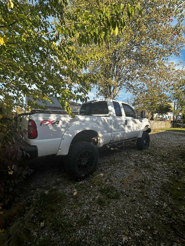 2011 ford f250 in Cars & Trucks in St. Catharines - Image 2