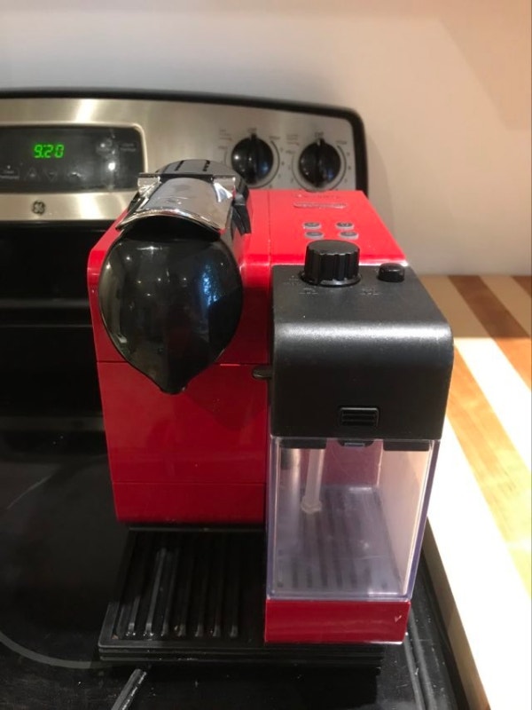 Nespresso EN520 Lattissima + Coffee Machine by De'Longhi Coffee Makers Owen Sound Kijiji