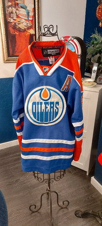 Edmonton oilers jersey hall 