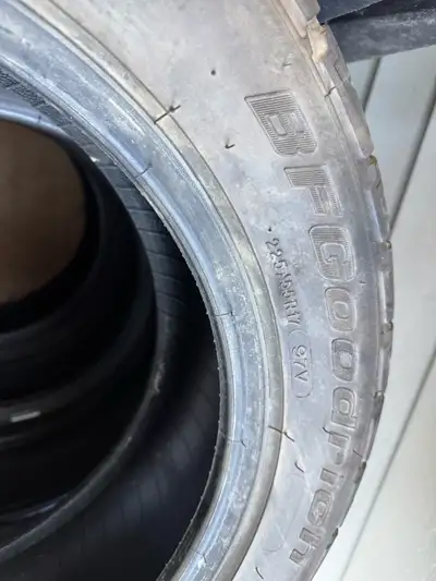 225/55/R17 BF Goodrich Advantage T/A Sport Set of 4. Taken off 2022 Chevy trailblazer. Only used one...