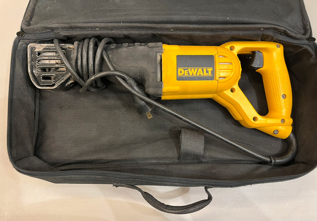DEWALT 12 amp Corded Reciprocating Saw  dans Outils électriques  à Laval/Rive Nord