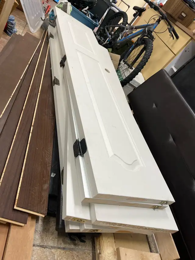 Lot de 6 portes de gardes-robes de 17.5&nbsp;pouces in Windows, Doors & Trim in Longueuil / South Shore - Image 2