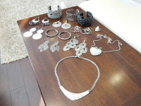 20 Pcs of Like New Silver Jewellery Earrings, Bracelets Necklace