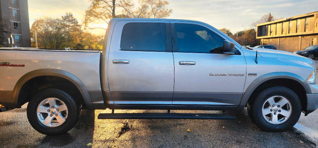 2011 ram 1500 5.7 hemi in Cars & Trucks in City of Toronto - Image 2
