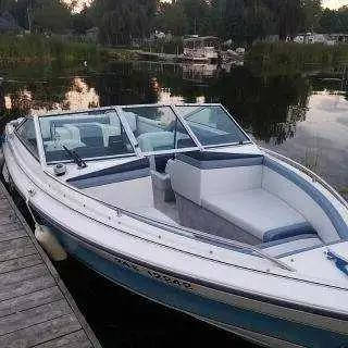 17.5 Bowrider inboard. Doral Spirit with trailer. 4.3L Runs well upholstery good. New Bimini top. Co...