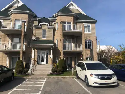 2 Bedroom condo for rent in Chomedey, Laval