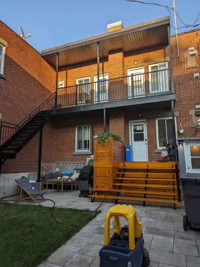 Intergénération 5 1/2 + 3 1/2 + cour + Stationnement | Villeray