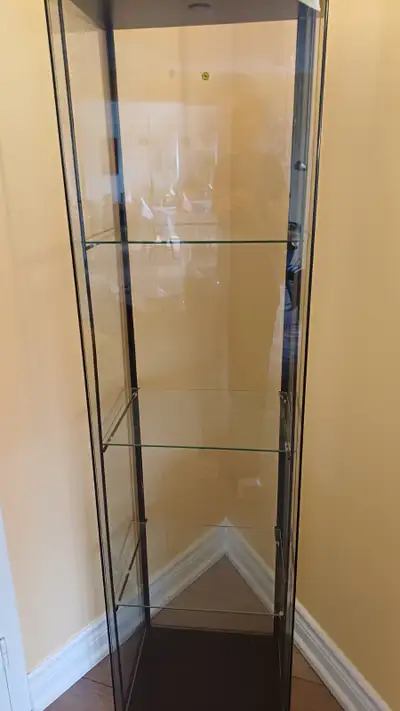 Ikea Detolf showcase, in great condition.