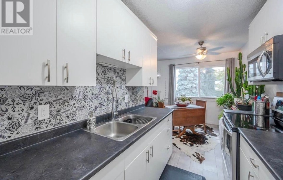 2BR/1B Apartment For Rent - $1600/m 3
