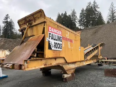 1998 Mormak BF-3642 Feed Hopper and optional Gen Set. 15 Yard hopper. Adjustable conveyor height. Fe...
