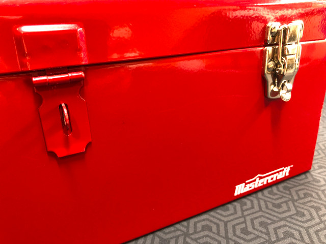 Mastercraft 19” Metal Toolbox w/ Removable Tray in Tool Storage & Benches in Dartmouth - Image 4