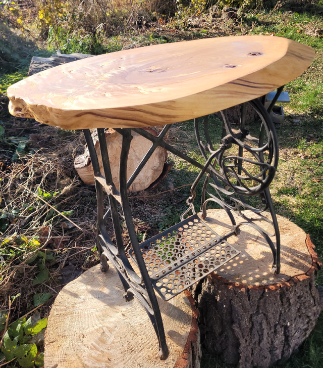 Antique Sewing Machine/Live Edge Table in Arts & Collectibles in Summerside - Image 3