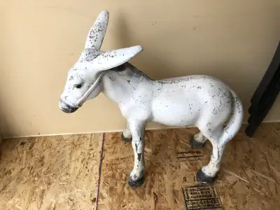 Okanagan BC, Moving Sale Household Goods, Furniture  Home Decor, View more