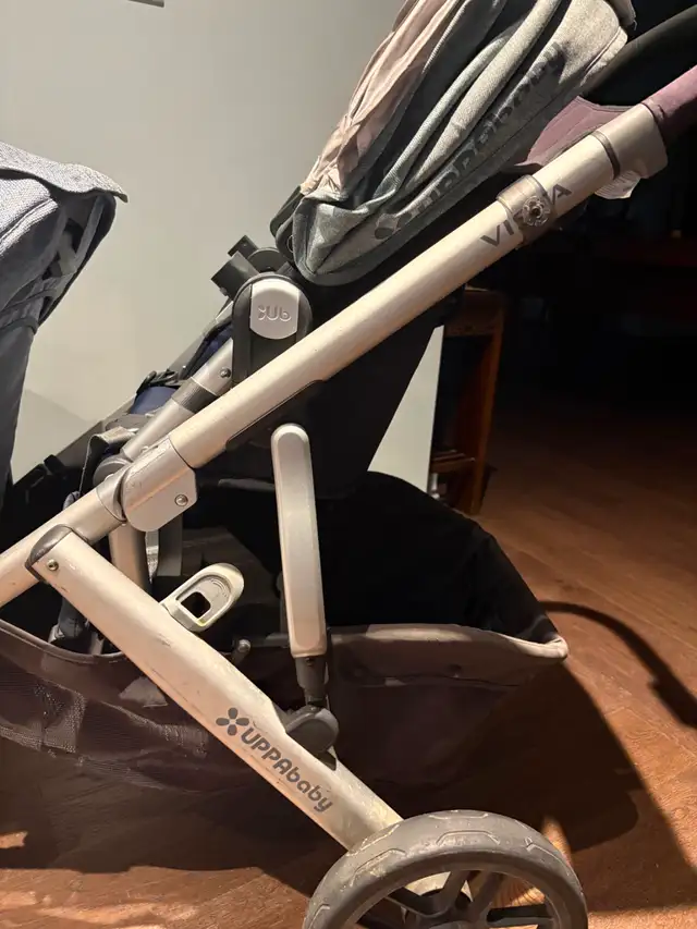 Bundle - Uppababy Vista V2, two seats, board, 2 cozyganoosh in Strollers, Carriers & Car Seats in City of Toronto - Image 3