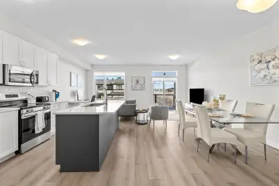 WELCOME To this stylish large new house in the upscale safe neighbourhood of Barrhaven, Ottawa. Perf...