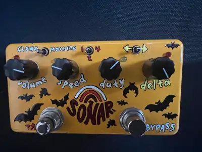 Bought at Moog Audio Montreal in 2013 and stayed in my home studio. This ZVex Sonar is a hand-painte...