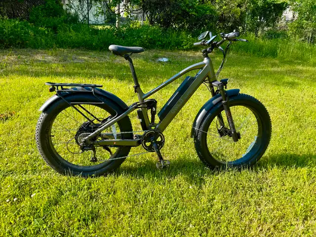 Electric Bike like new Fat tire commuter/mountain bike62863275199233121
