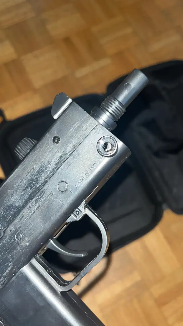 MAC-11 BB Gun in Paintball in Mississauga / Peel Region - Image 4