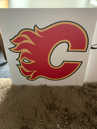 2’x2’ Calgary Flames Wood Sign