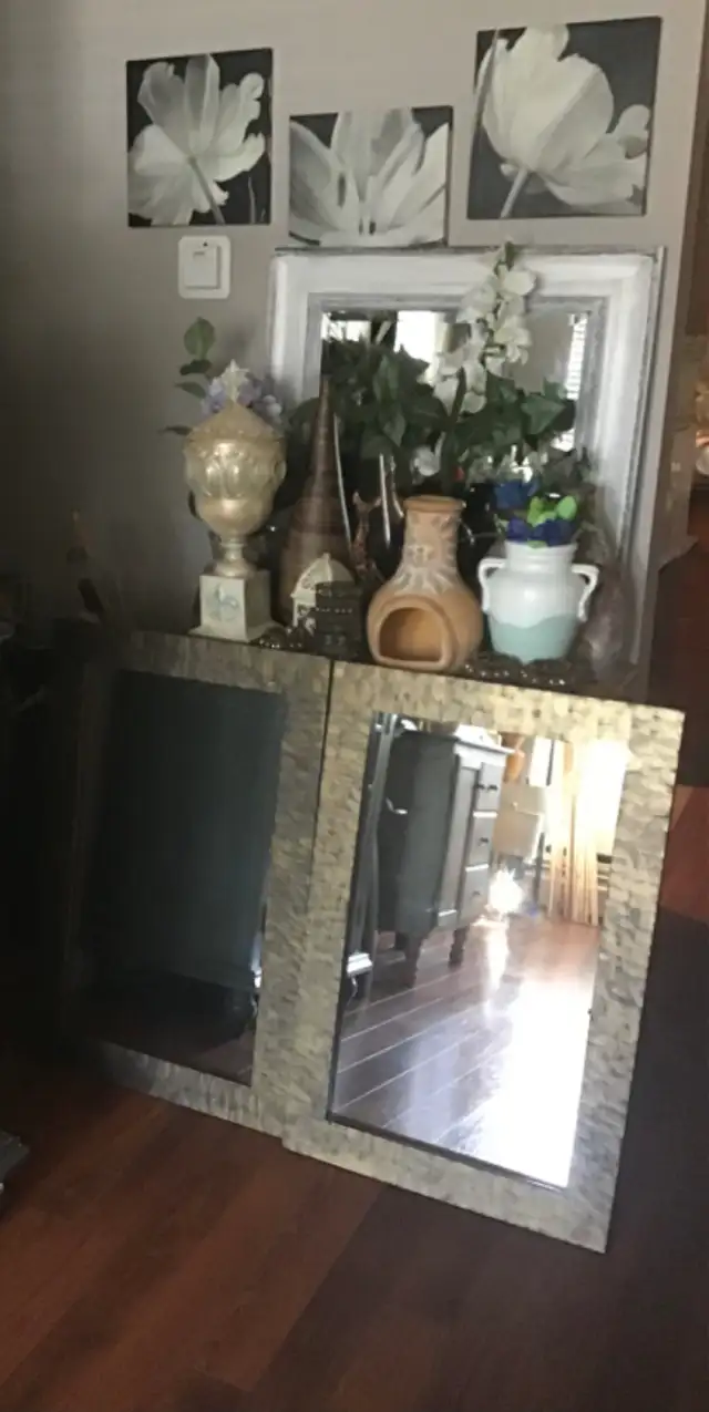 Beautiful 2 wall mirrors, solid wood frame in Home Décor & Accents in Calgary - Image 5