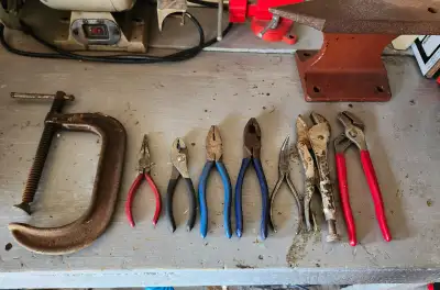 outils (lot), View more