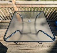 4 person patio table in great condition