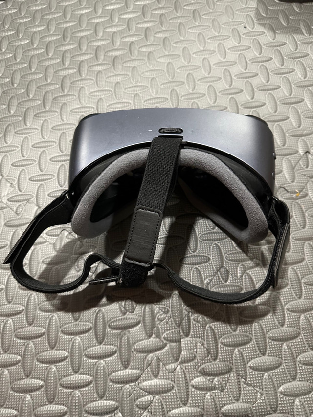Samsung VR headset in General Electronics in Mississauga / Peel Region - Image 4