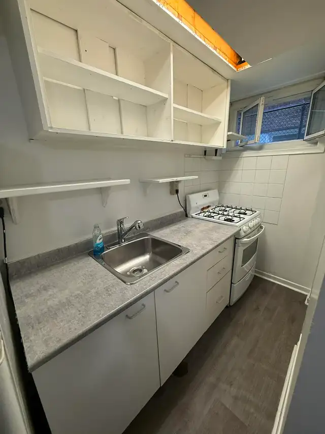 Basement Apartment for Rent 1 Bedroom 1 Bathroom in Long Term Rentals in Mississauga / Peel Region - Image 4