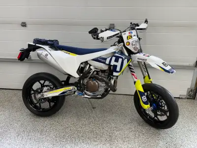 2018 Husqvarna FE501 1996 km, seat Concepts seat, dry bag rear pack,warp nine supermoto wheels with...