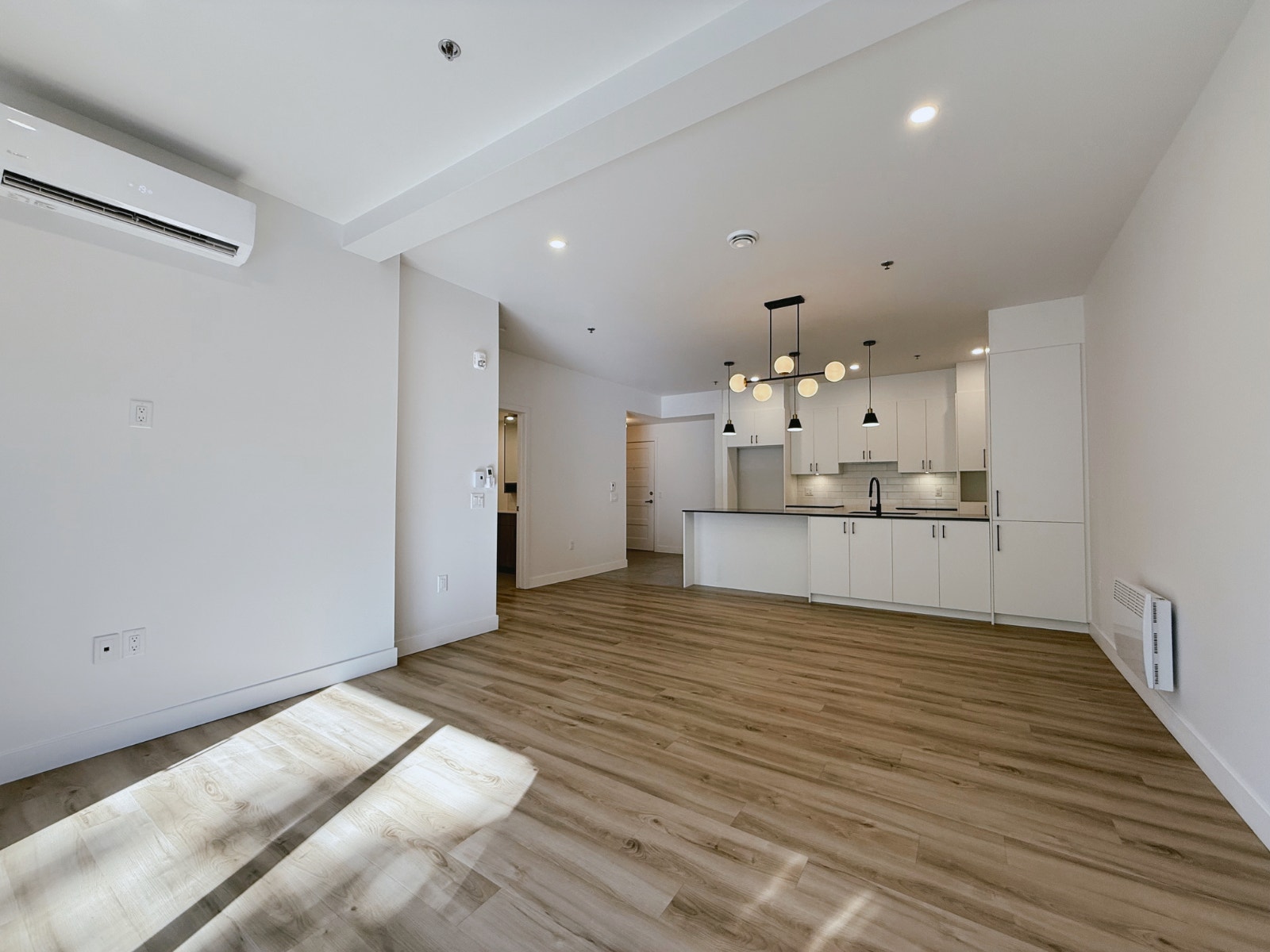 DISPO 1er JUILLET - 3.5 FACE À LA RIVIÈRE - DRUMMONDVILLE — photo 1