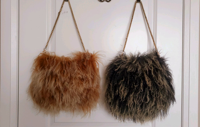 Genuine Fur Shoulder Bag in Women's - Bags & Wallets in Markham / York Region