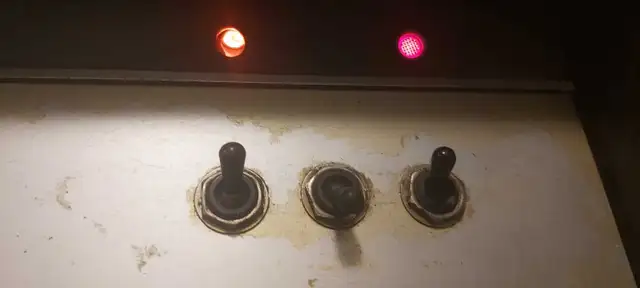 Ampeg V4 Guitar Amp Head in Amps & Pedals in St. Catharines - Image 4