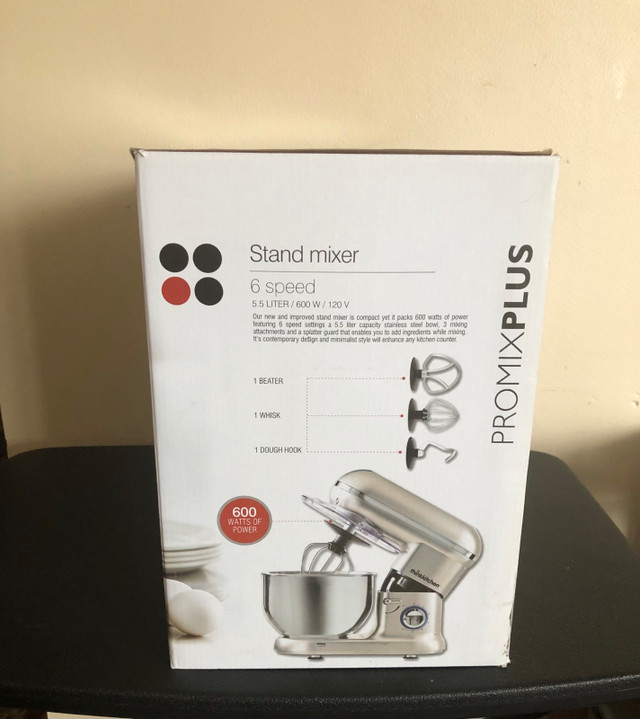 *Like NEW* Stand Mixer in Kitchen & Dining Wares in City of Montréal - Image 2
