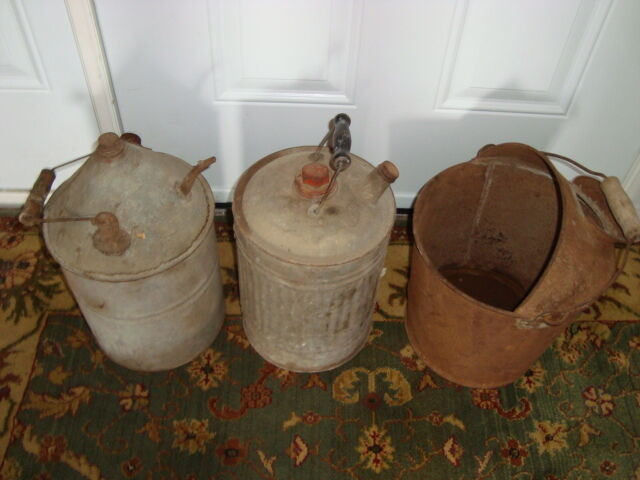 3 VINTAGE METAL FILLING CANS in Arts & Collectibles in Norfolk County