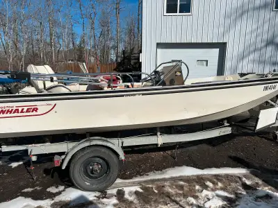 1981 Boston Whaler Striper 2nd owner excellent condition. Has four seats three of which are removabl...