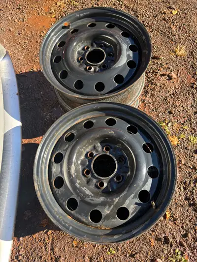 Set of 4 Ford F150 18”x7.5x 6 bolt black steel wheels. Came off a 2011, will fit other years. Good s...