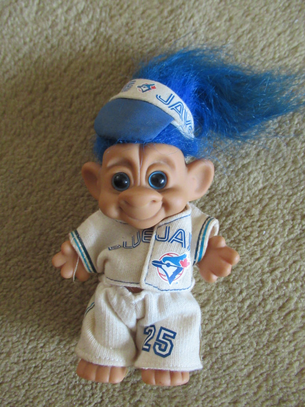 Vintage Toronto Blue Jays Set in Arts & Collectibles in Oshawa / Durham Region - Image 2