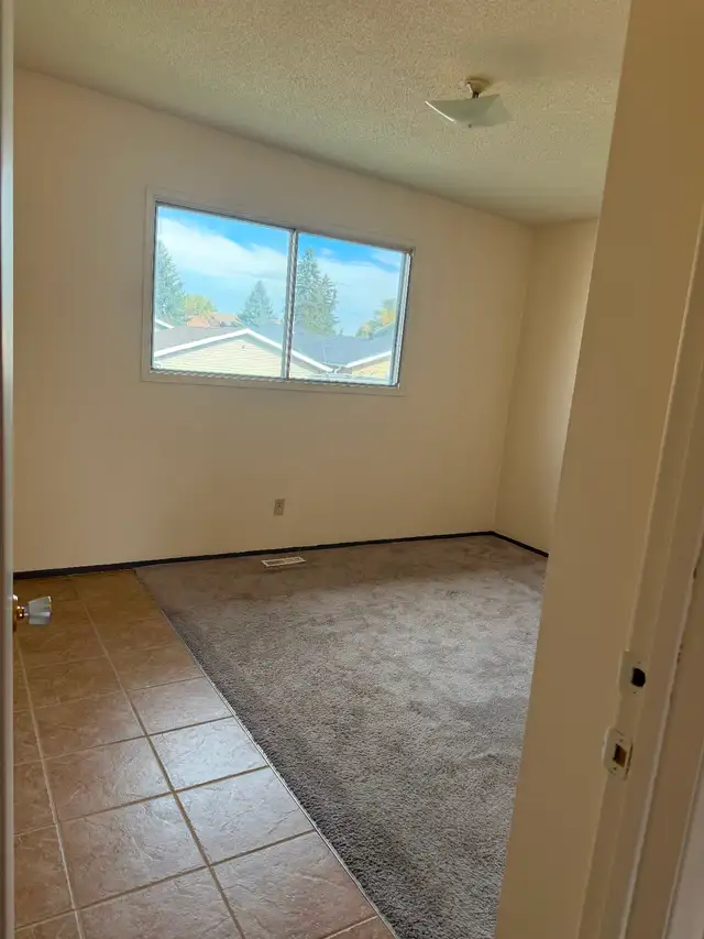 Great Rental $1400/month including gas, water and electricity in Long Term Rentals in Calgary - Image 5