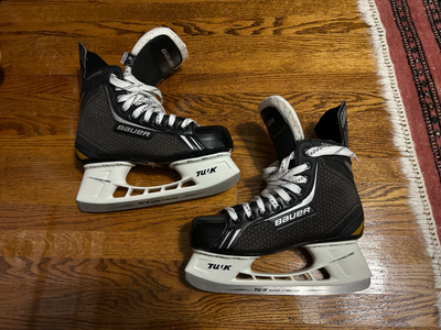 Men’s Hockey Skates – Size 6R, View more
