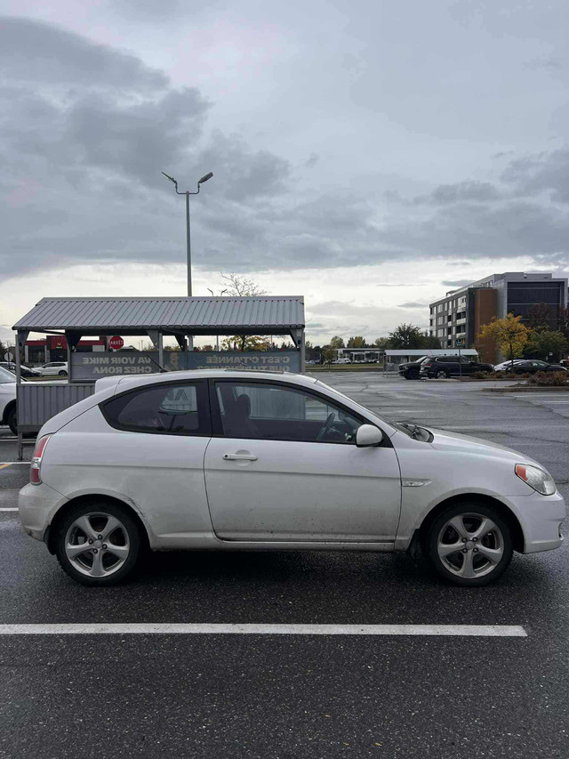 Hyundai Accent 2011 dans Autos et camions  à Longueuil/Rive Sud - Image 3
