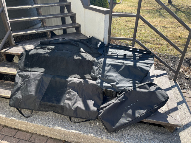 Housse de protection siège arrière Tesla dans Autres pièces et accessoires  à Saguenay - Image 4