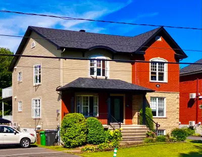 Drummondville - Location d'un 3 1/2 dans un 4Plex Libre dès le 8 mars 2026……975$/mois, sans électric...