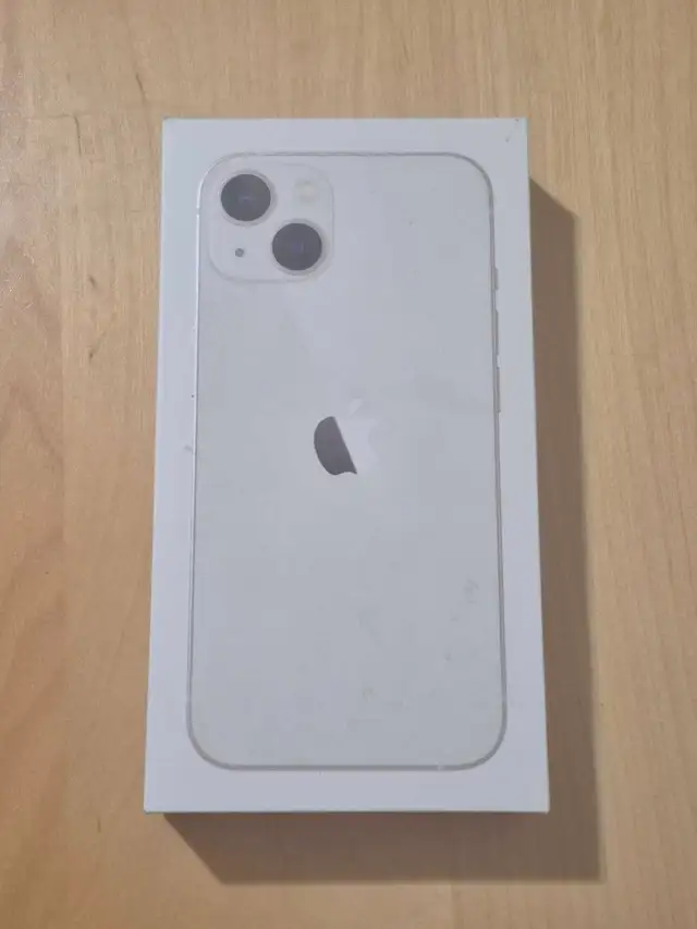 Apple iPhone 13 128GB Silver Unlocked  in Cell Phones in City of Toronto - Image 6